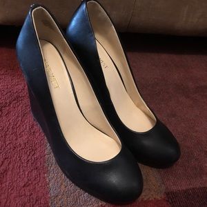 Black platform Nine West shoes